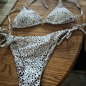 Absolutely love this bikini. Brand new, never worn and it’s super comfortable